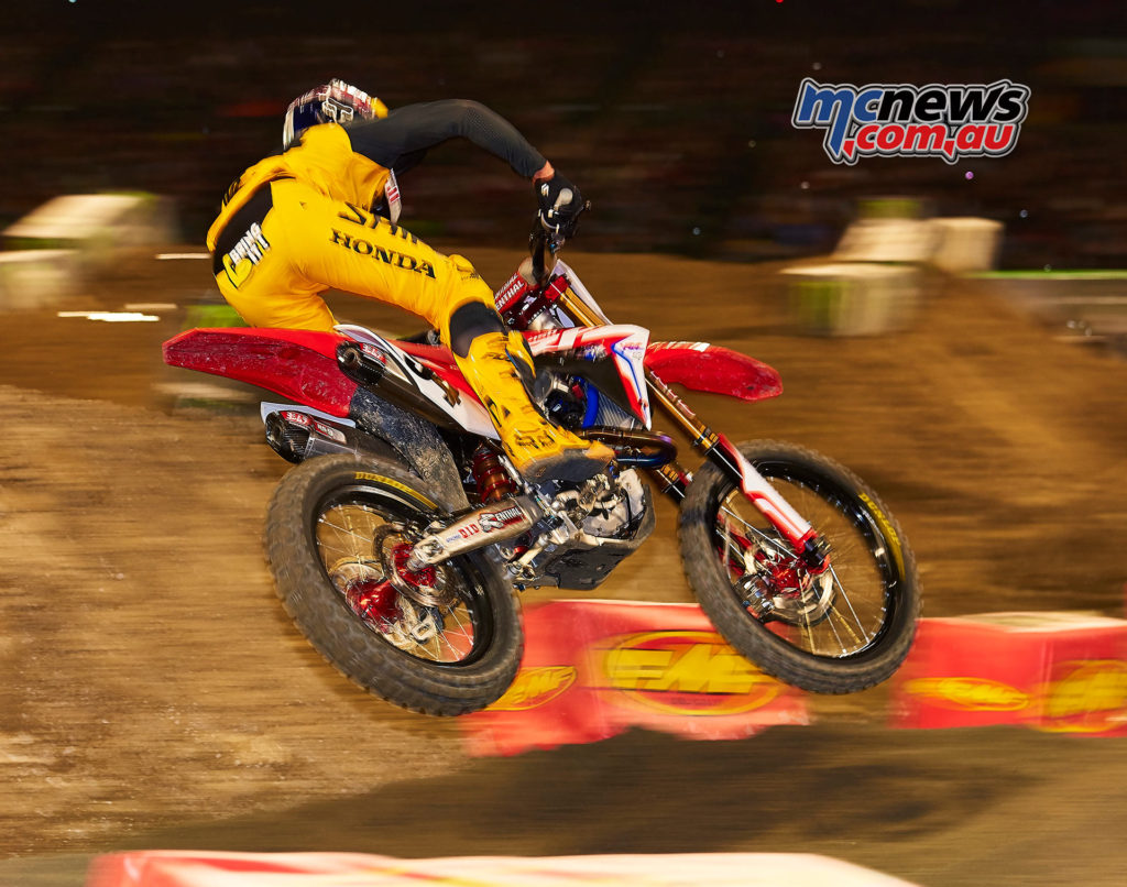 2017 AMA Supercross - Round 1 Anaheim - Hoppenworld Image - Ken Roczen