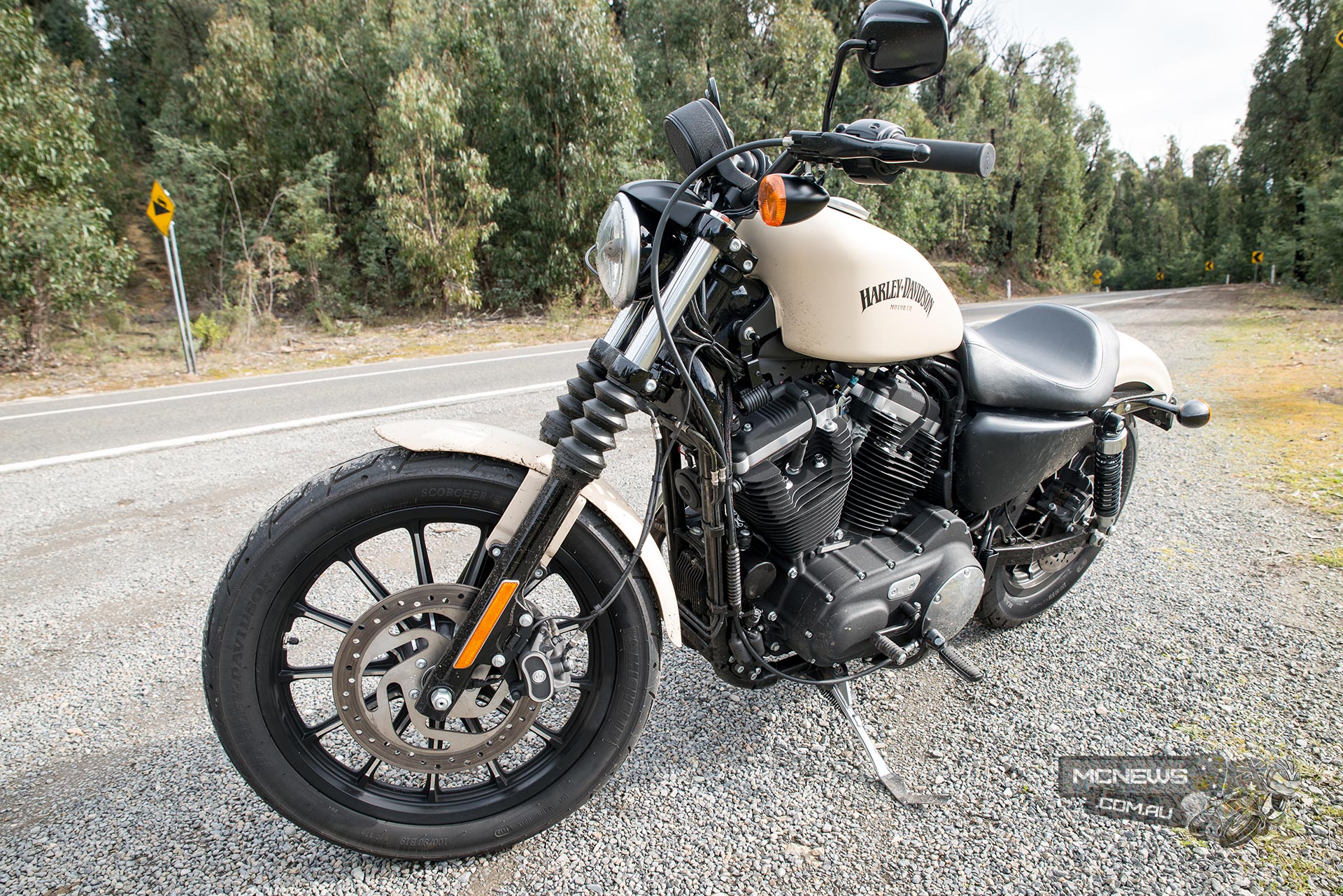 Harley-Davidson XL883N Iron 883 Tested
