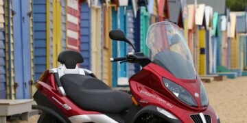 Piaggio MP3 300 Review