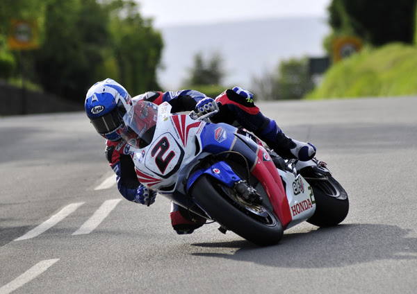 With Keith Amor adding his name to the provisional entry list for the 500cc and 350cc Classic TT Races, the five-times TT podium finisher adds further spice to an already mouthwatering line up that promises to be even better than the line up in the inaugural year's event.