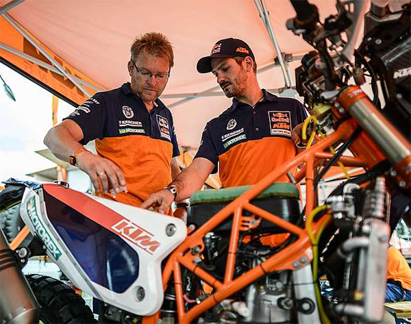 Dakar 2014 KTM Pits