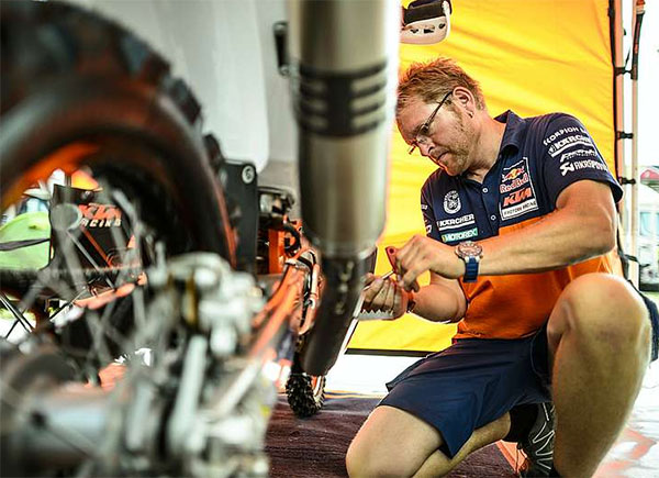 Dakar 2014 KTM Pits