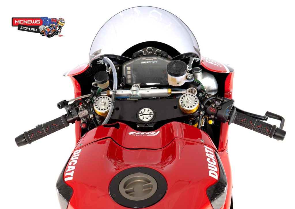 Ducati_WSBK_2014_Bike2