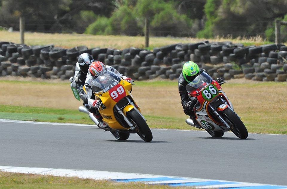 Island Classic International Challenge Race One Action