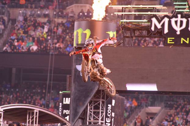 Bogle cruises to second win of the season and moves into the points lead - Photo Credit: Simon Cudby