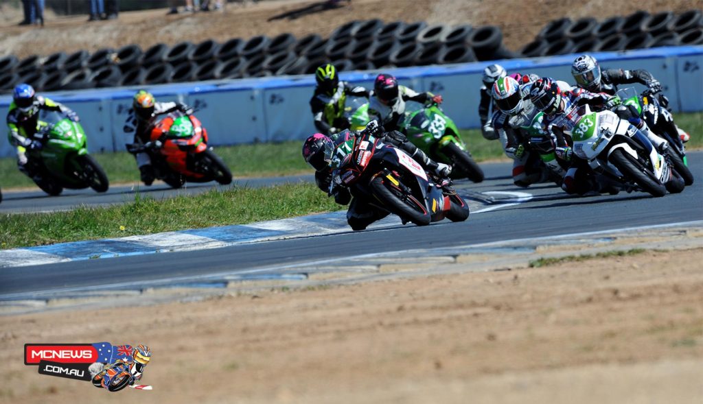 Ninja 300 Cup action from Wakefield Park