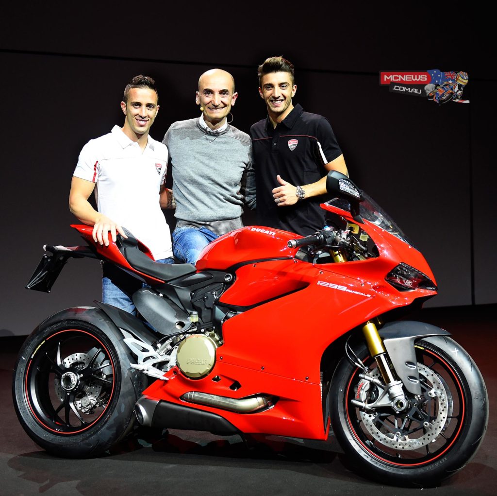 The new electronic package, specifically designed for the 1299 Panigale and incorporated in the three different Riding Modes, boosts performance even higher. Thanks to the presence of the Inertial Measurement Unit (IMU), riders can count on Cornering ABS, along with Ducati Wheelie Control (DWC) and, on the S version, the Öhlins Smart EC, an event-based suspension control system. Moreover, the 1299 Panigale features, for the first time on a road-legal Ducati Superbike, the Ducati Quick Shift (DQS), now usable for down-changing too: this sharpens track performance even further while making the bike easier to use on a daily basis. On the 1299 Panigale, Ducati Traction Control (DTC), Ducati Wheelie Control (DWC) and Engine Brake Control (EBC) are all optimised thanks to an automatic tyre size and final drive ratio calibration system.