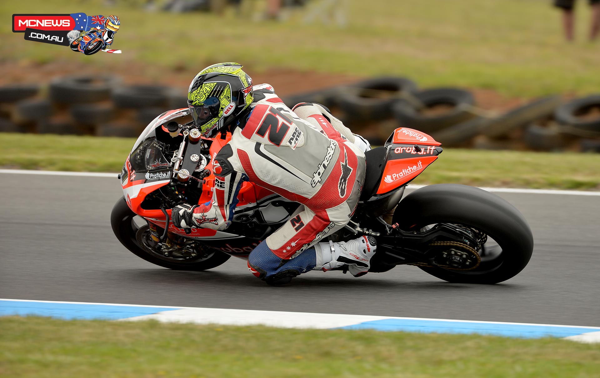 First shots of Troy Bayliss on the Ducati MCNews