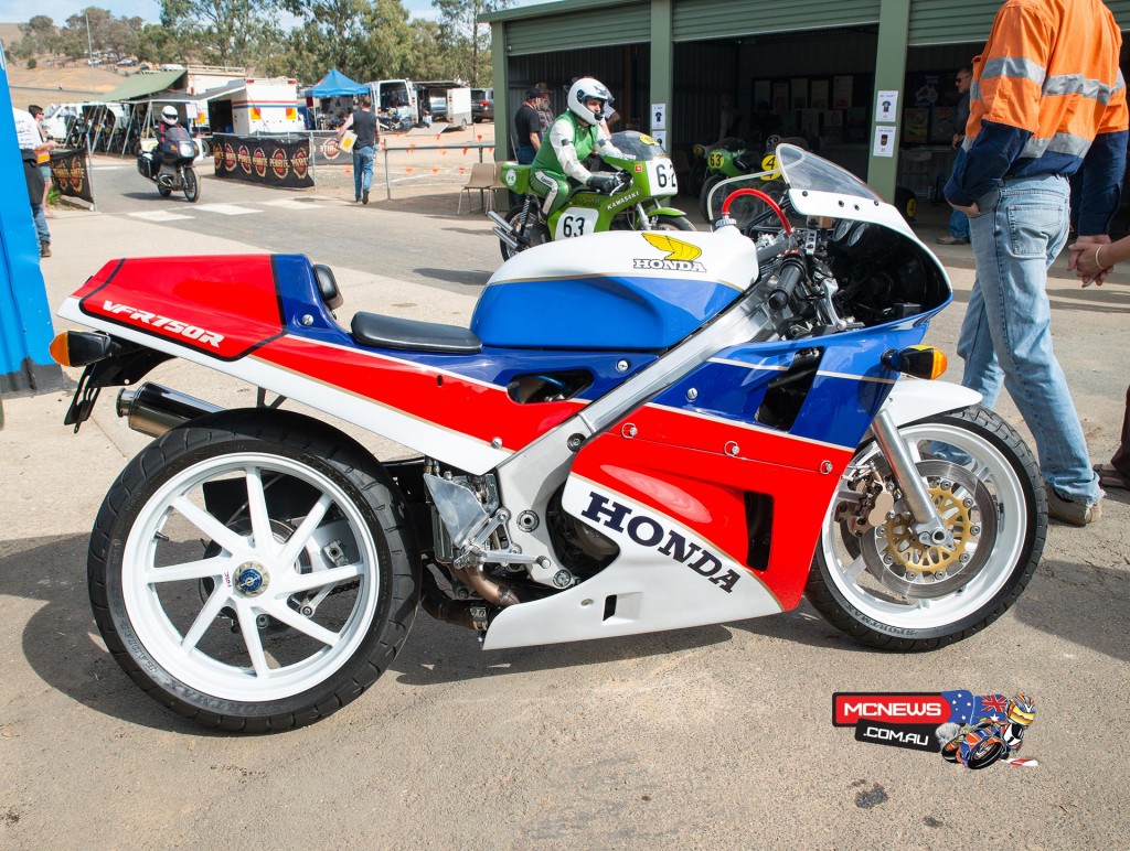 Honda RC30 VFR750R