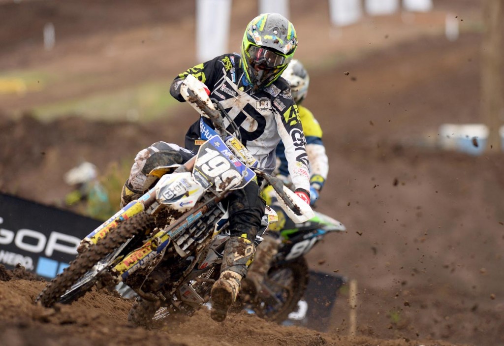In moto one Nathan Crawford grabbed the holeshot and early race lead, before going down twice and discontinuing riding for the day due to what looks to be some broken ribs and a damaged shoulder