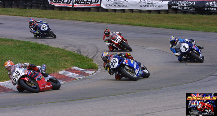 Nicky Hayden leads Aaron Yates and Mat Mladin in Ohio, 2002