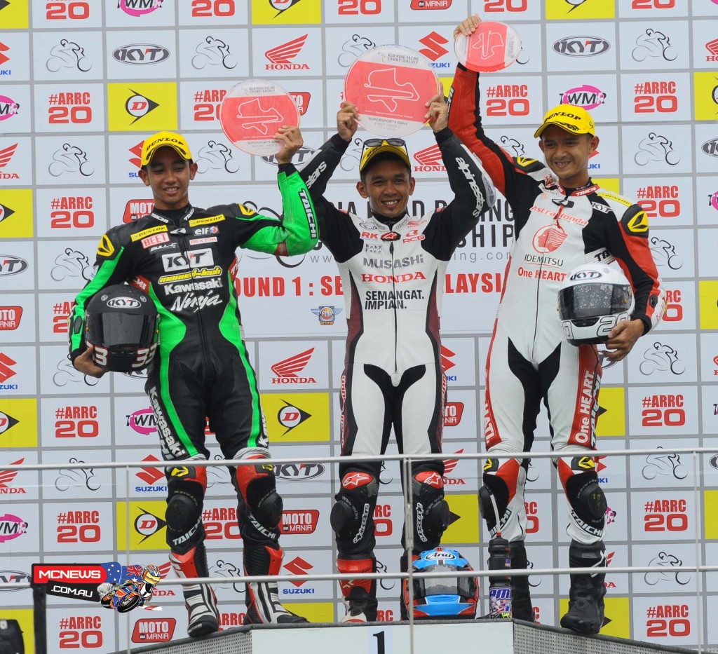 Zamri Baba on the SuperSports 600cc Race-2 podium with Yudhistira and Dimas Ekky