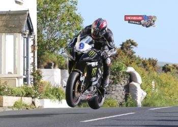 A focused Team Traction Control crew got Ian Hutchinson back on the road in rapid time and he continued to gather incredible momentum to gap his opposition and maintain his position at the top of the times throughout the final two laps.