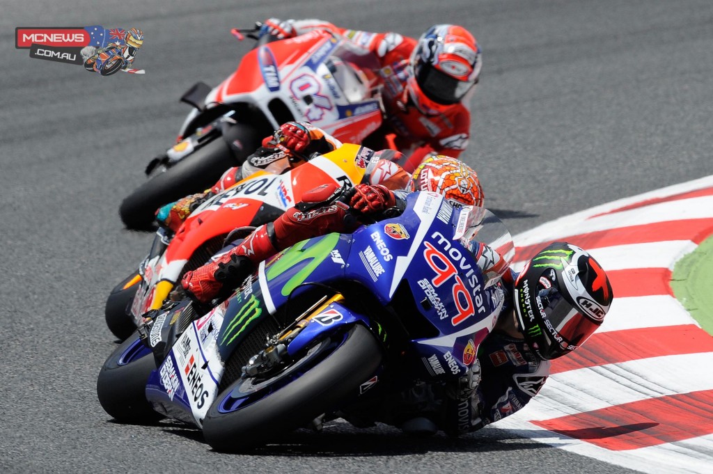 Jorge Lorenzo leads Marc Marquez and Andrea Dovizioso at Catalunya MotoGP 2015