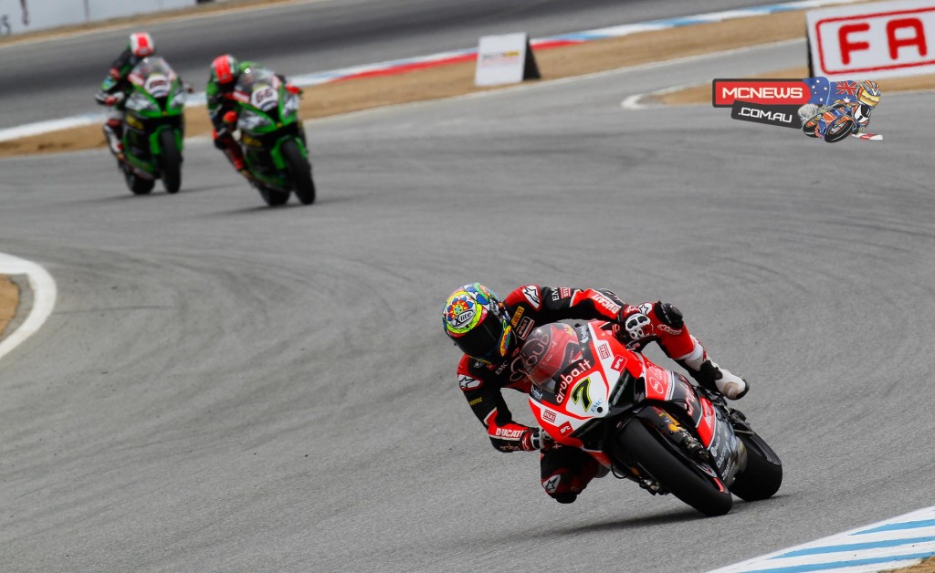 World SBK 2015 - Laguna Seca - Chaz Davies leads Tom Sykes and Jonathan Rea