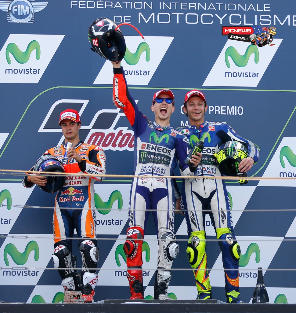 Jorge Lorenzo takes his sixth win of the season at rain-free Aragon MotoGP ahead of Dani Pedrosa and championship rival Valentino Rossi as Marc Marquez crashes out.