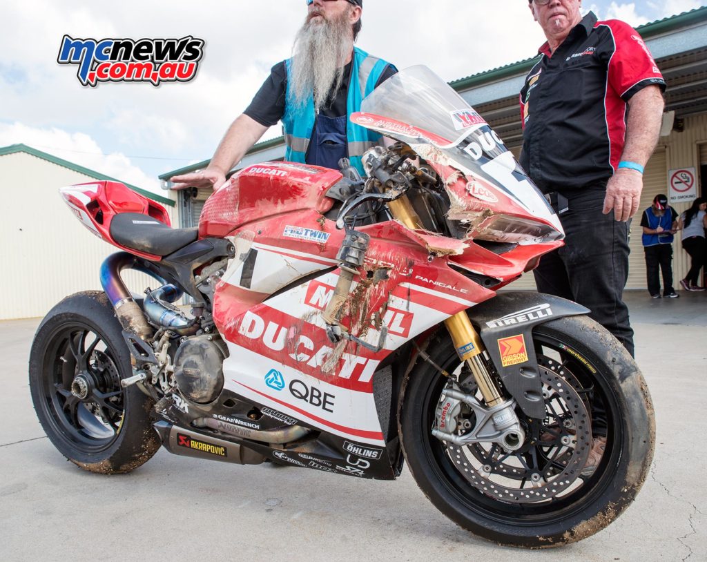 Mike Jones Desmo Sport Ducati crash damage - ASBK 2016 - Wakefield Park