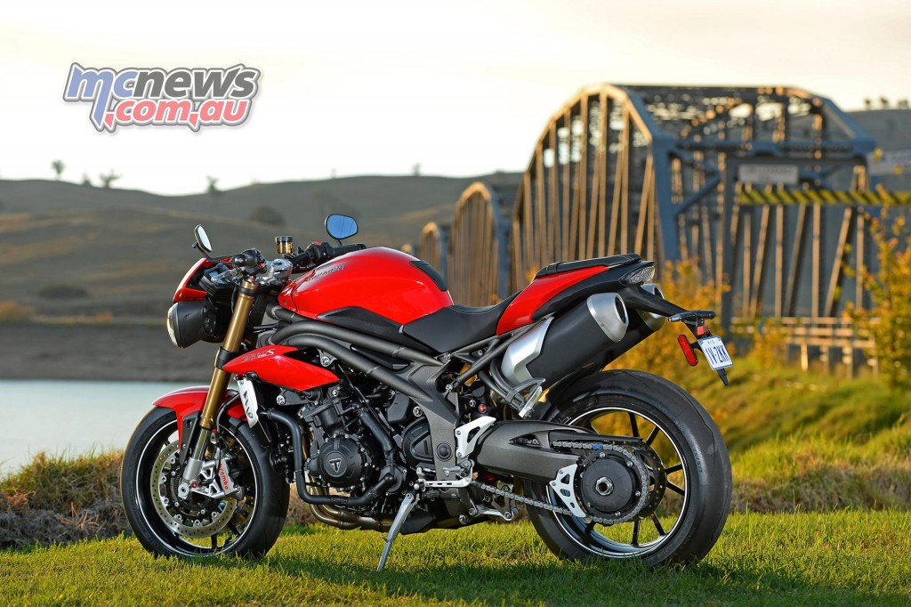 Motorcycle Tests - 2016 Triumph Speed Triple
