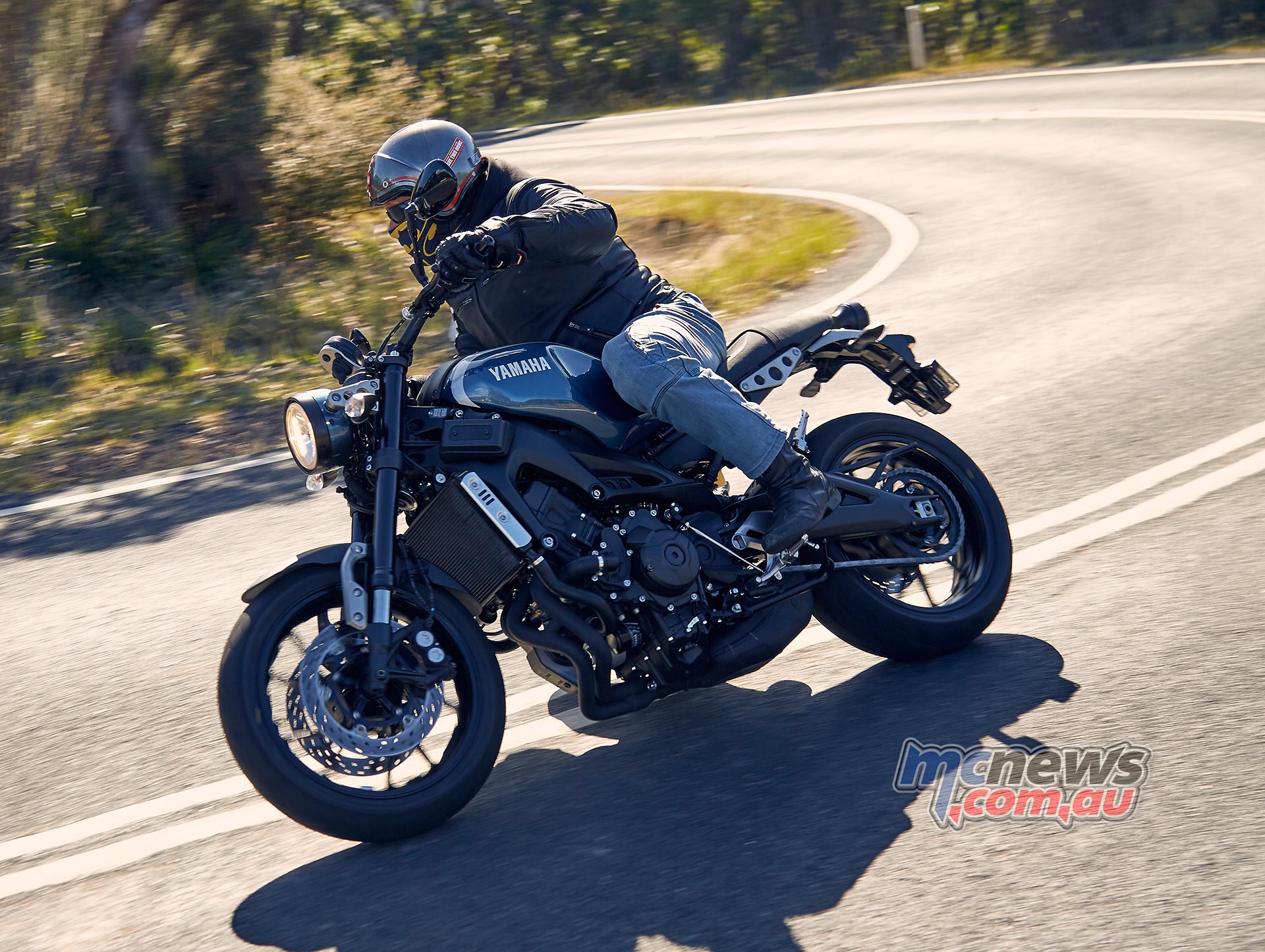 Yamaha's new XSR reviewed with Boris | MCNews