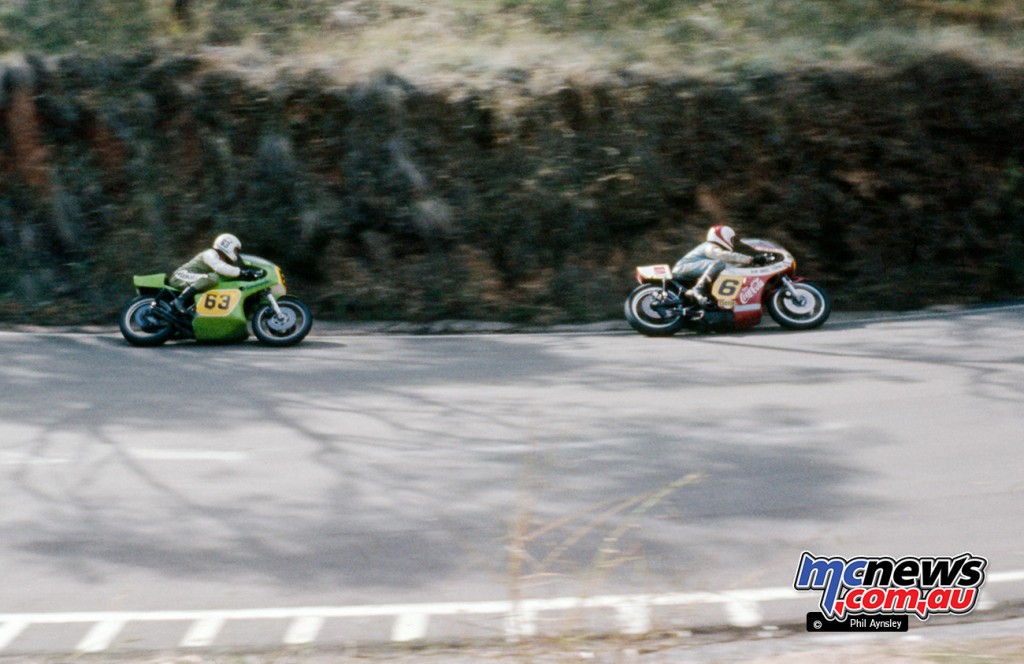 Ron Toombs/Kawasaki H2R 750 chases Ken Blake/Yamaha TZ750 at Forrest’s Elbow.