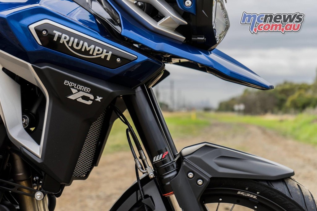 Triumph Explorer 2016 features semi-active WP suspension