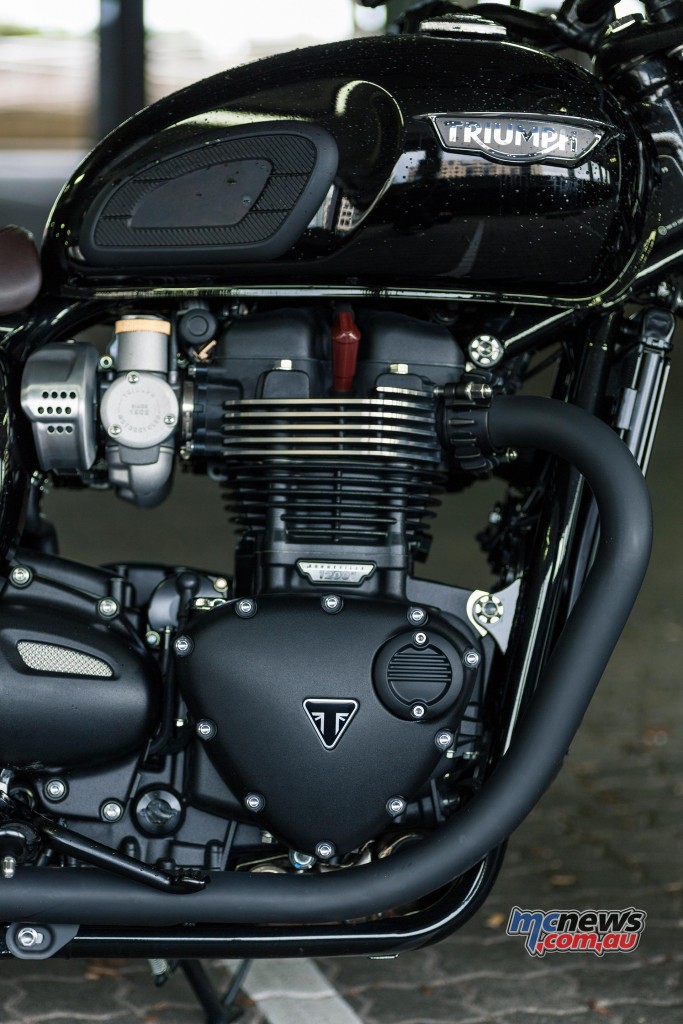 Triumph T120 Bonneville Black