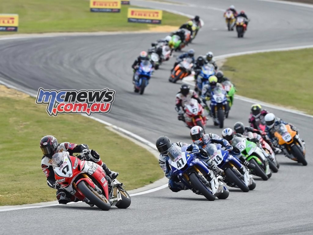 Troy Herfoss leads ASBK race one at Barbagallo Raceway, Wanneroo - Image by Keith Muir