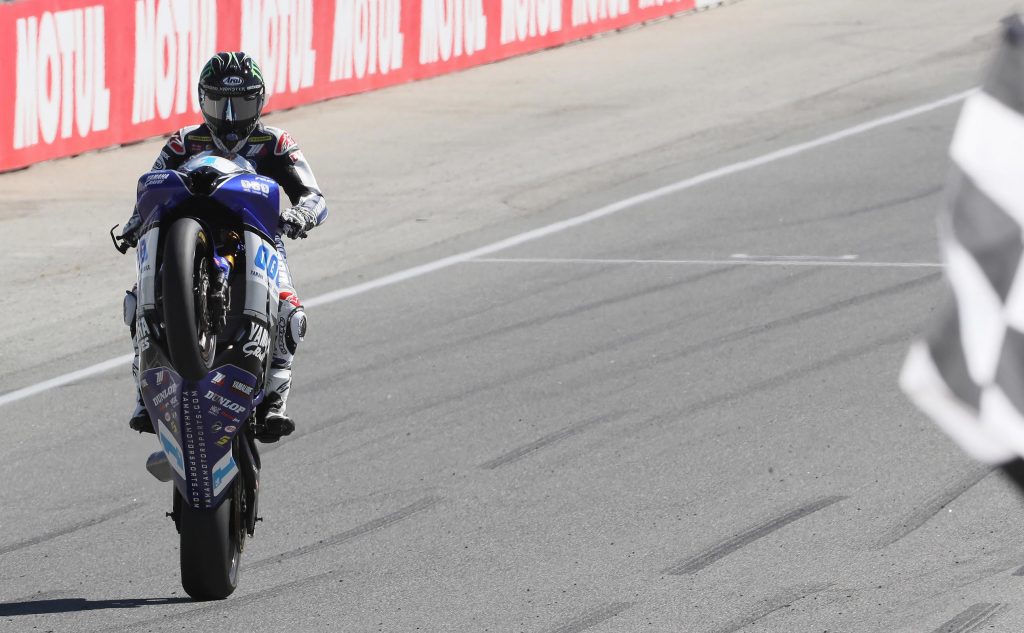 JD Beach kept his Supersport title hopes alive with a runaway victory on Sunday morning.