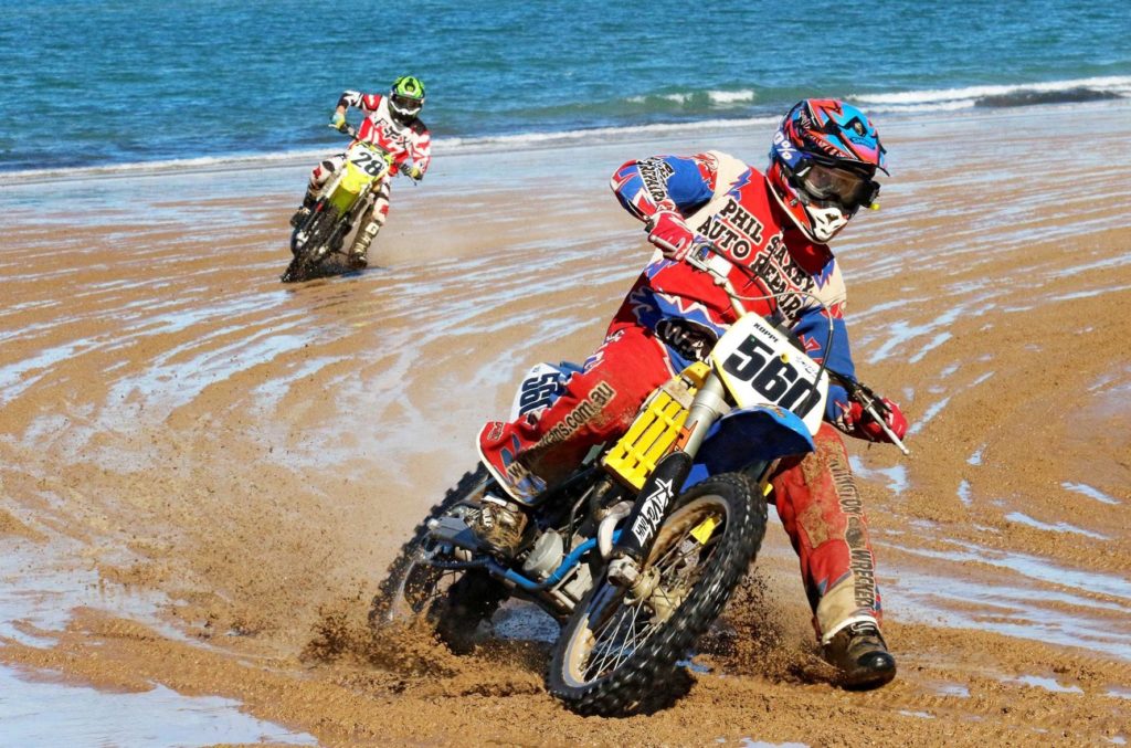 Damien Koppe takes the win ahead of Mick Hansen at the Mackay Beach Race