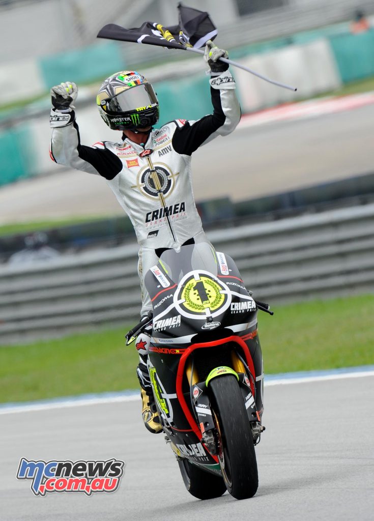 2010 - THE SEVEN WONDERS OF ELIAS Seven wins, four of which consecutive, give to the Gresini Racing team and Toni Elias the first World Title in Moto2, the new four-stroke intermediate class. An overwhelming supremacy for the Spanish, who is crowned champion with three races to go.