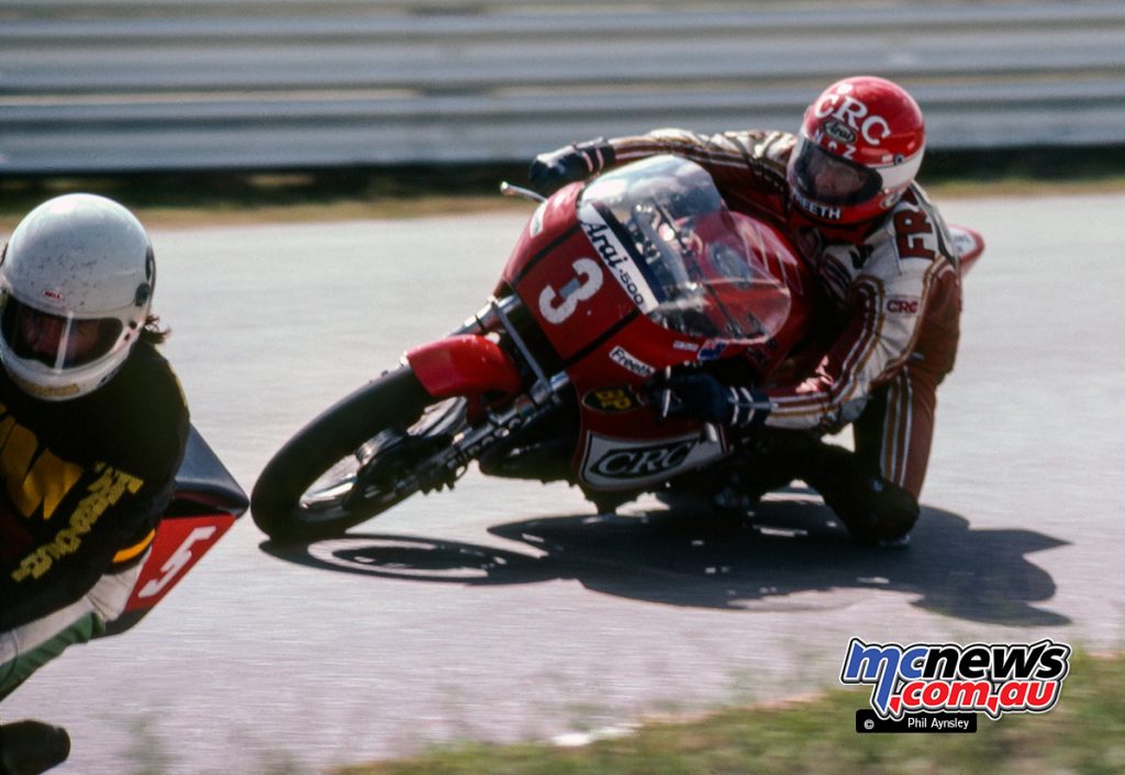 Roger Freeth/McIntosh-Suzuki 1100 about to overtake Davis Mohr/Ducati 989.