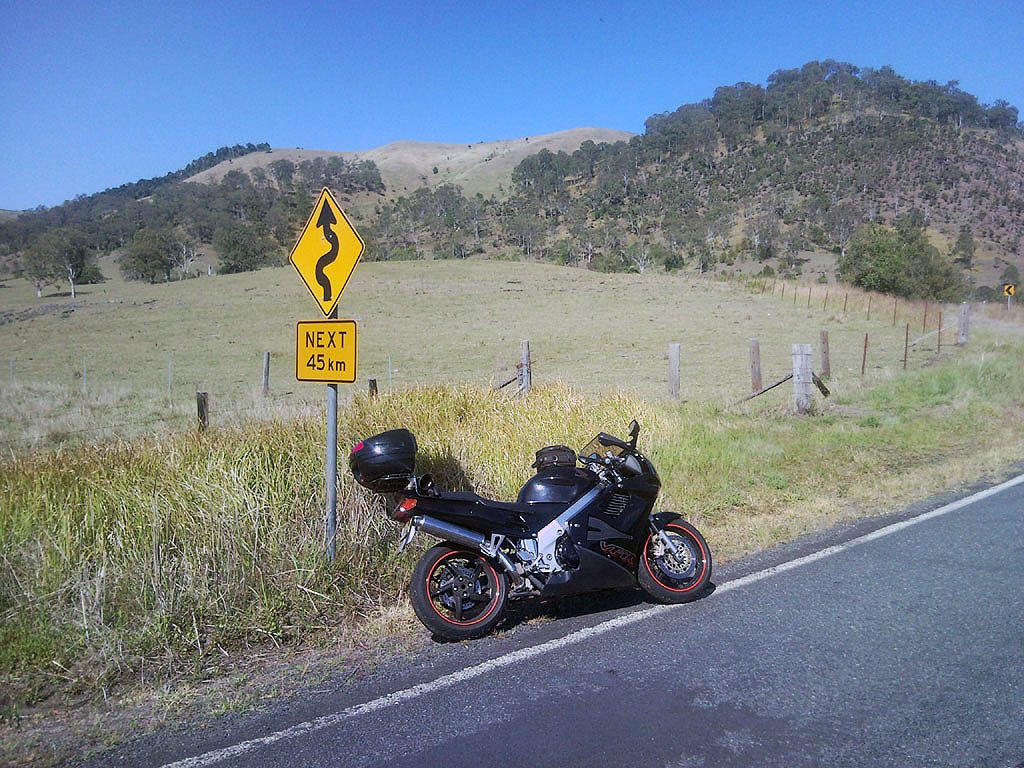 One of the most iconic photos commonly seen from the Oxley – the 45km of twisties road sign.
