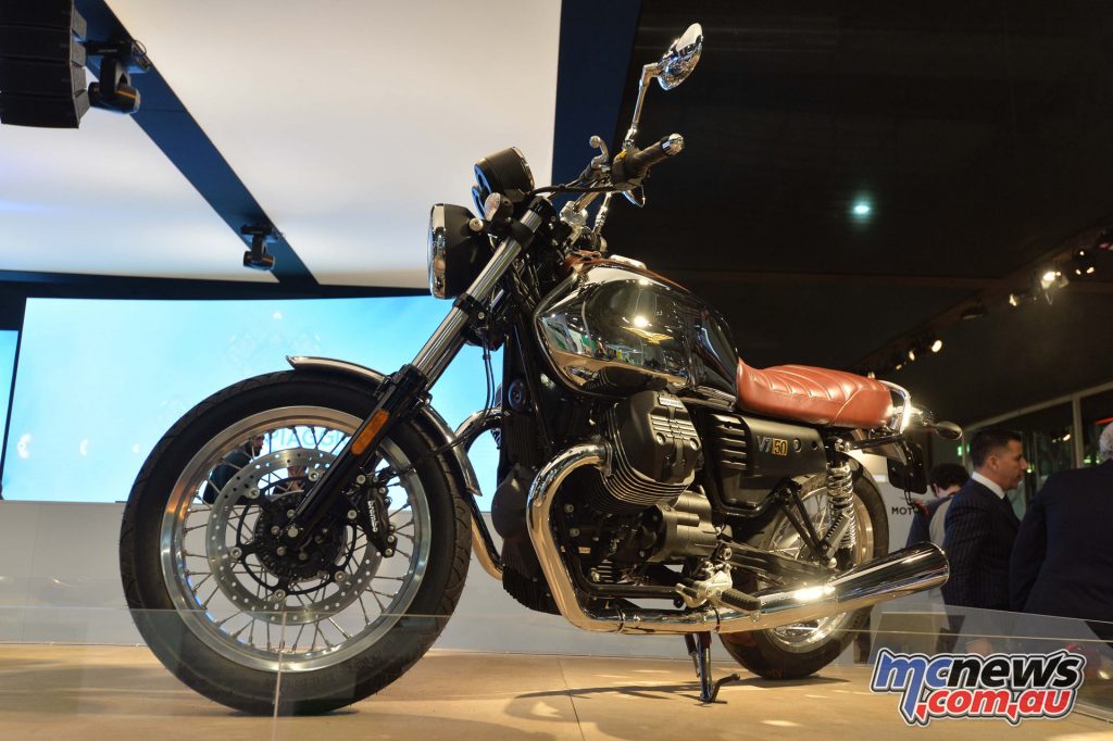 2017 Moto Guzzi V7 III Anniversario - EICMA 2016