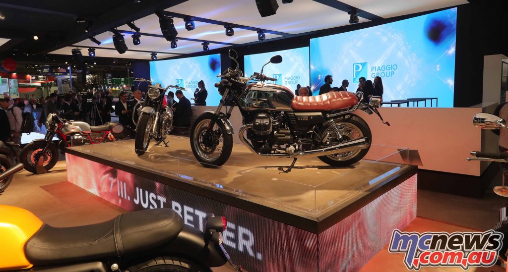 2017 Moto Guzzi V7 III Anniversario - EICMA 2016