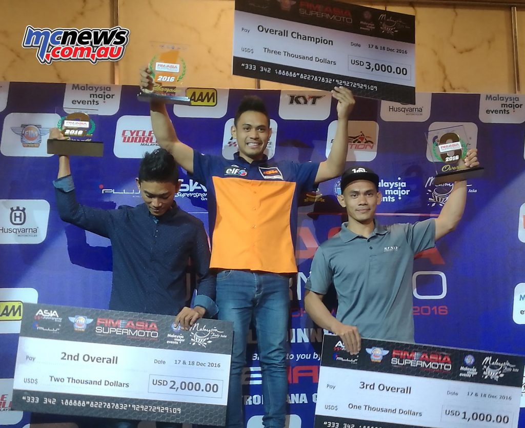 Champion, Muhd Habibullah (Gabit); first runner-up, Khairi Zakaria; and second runner-up Mohd Al-Amirul Ashshahid (Gaban)