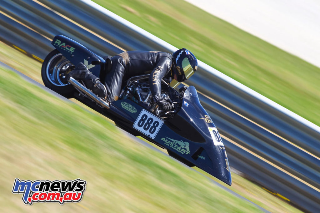 2017 Island Classic - Forgotten Era Sidecars - Barry Horner/Chris Di Nuzzo - Image: Cameron White