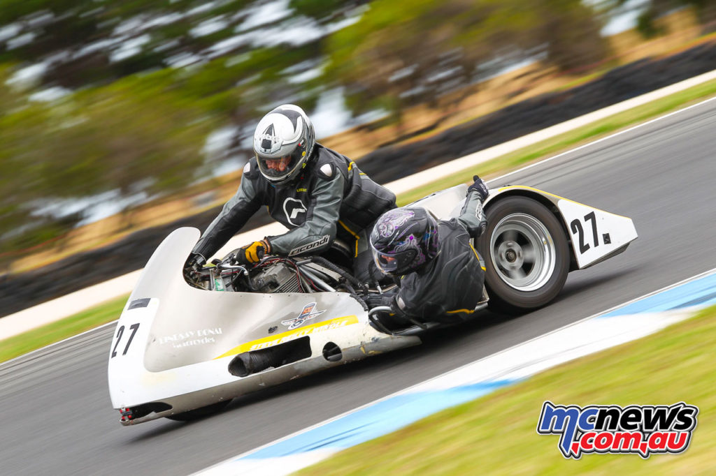 2017 Island Classic - Post Classic Sidecars - Lindsay Donai/Christine Menzies - Image: Cameron White