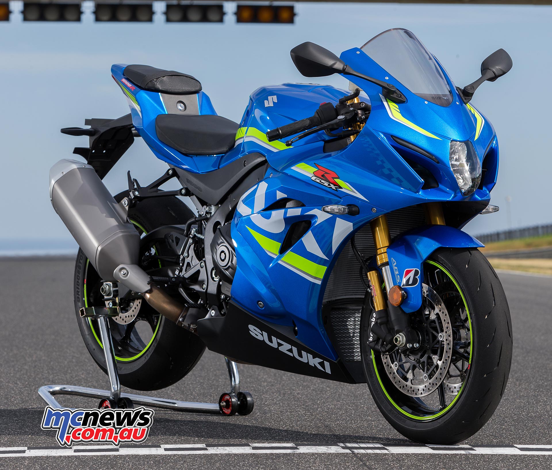 17 Suzuki Gsx R1000 Pricing 23 990 Ride Away Mcnews