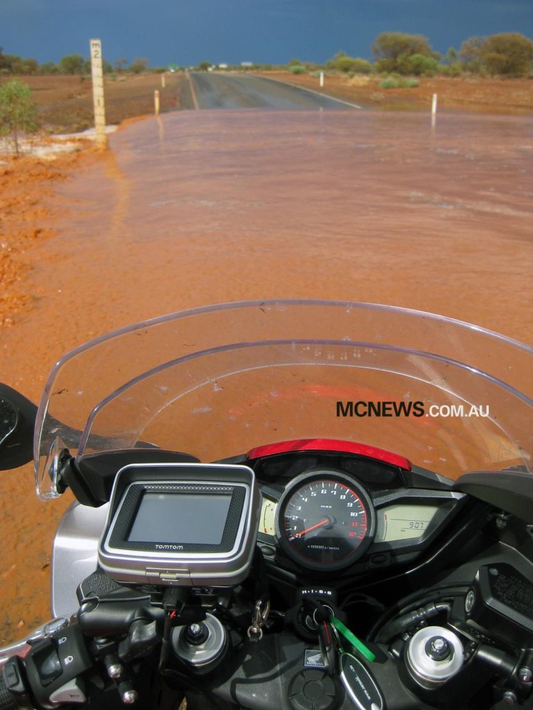 Riding Around Australia - The floodway at Kumarina