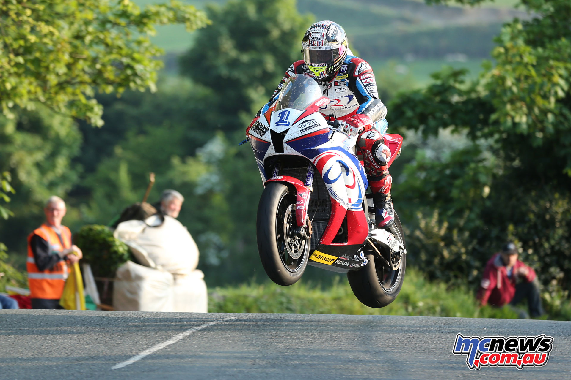 Isle of man tt. Гонки ТТ на острове Мэн. Isle of man TT (гонки ТТ). Турист трофи на острове Мэн. Isle of man гонки.