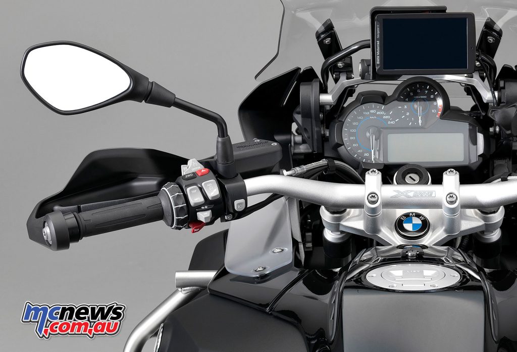 BMW Motorrad R 1200 GS xDrive Hybrid - All-wheel drive can be operated automatically or manually by the rider via the 2WD (Two-Wheel Drive) switch located on the left handlebar operation unit