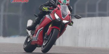 Electronics have no doubt been a major focus for Honda, with the 2017 model Fireblade including wheelie control and rear wheel lift control