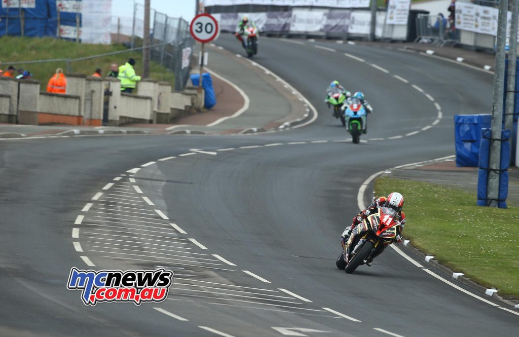 MIchael Rutter on the Superstock machine - Image by Double Red