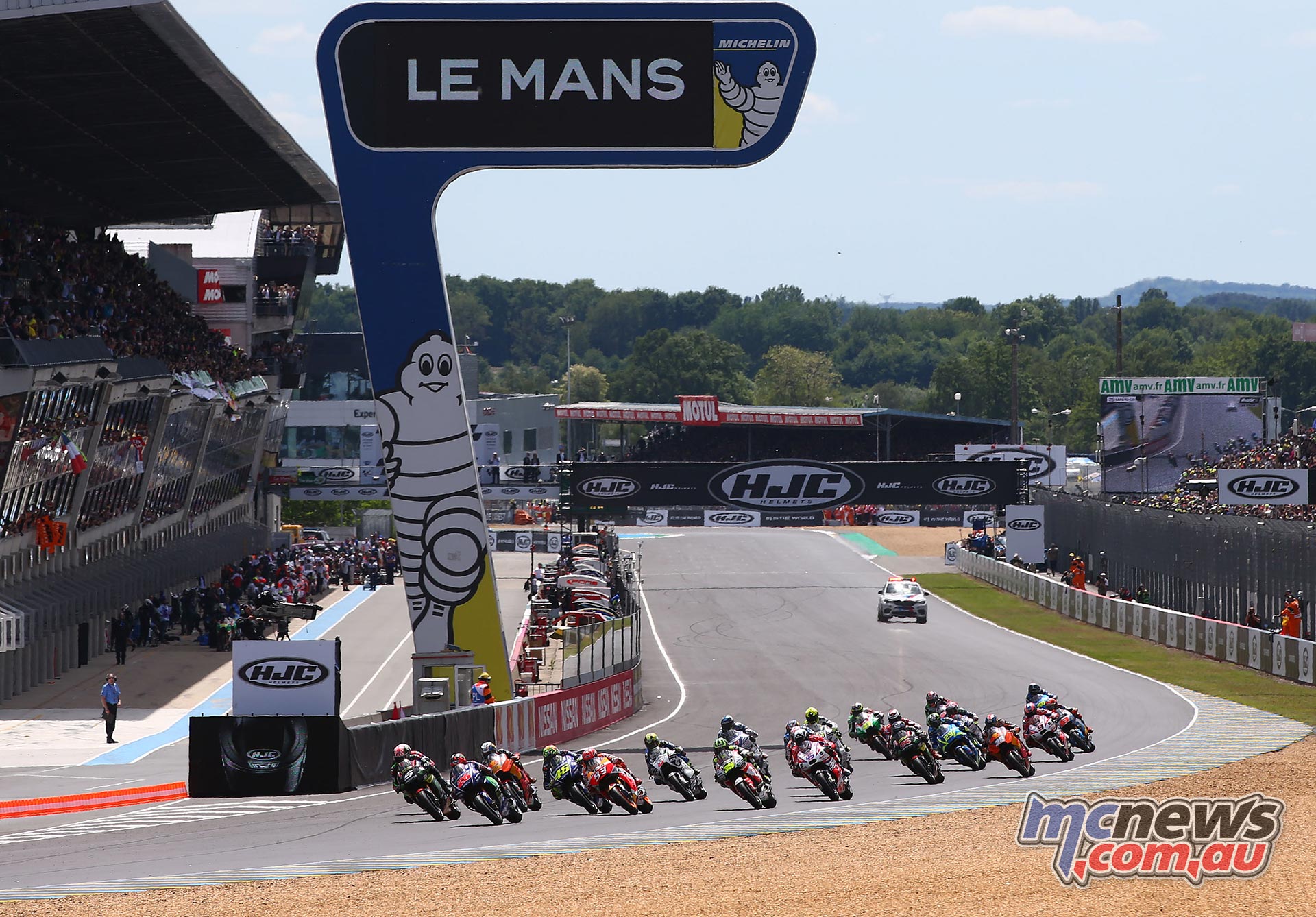 MotoGP-2017-LeMans-GPstart_17GP05_3537_AN