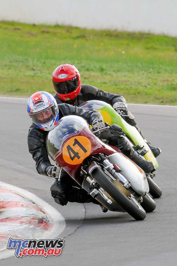 Bob Rosenthal (#41 Matchless G50) and Keith Campbell (ESO Kermit Special) hard at it as usual