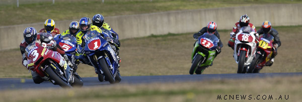 Damon's dad Tony Rees leads Craig Coxhell and Robbie Baird while racing in Australia during 2003 for Bikebiz Yamaha