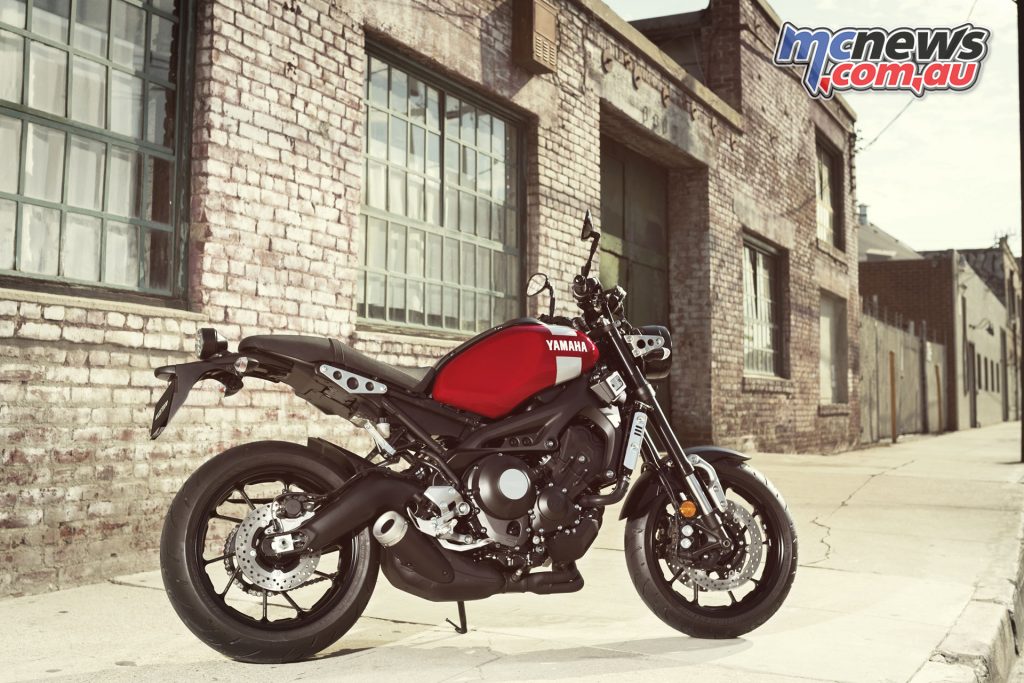 The XSR900 features the liquid-cooled, 850cc, in-line 3-cylinder, 4-stroke