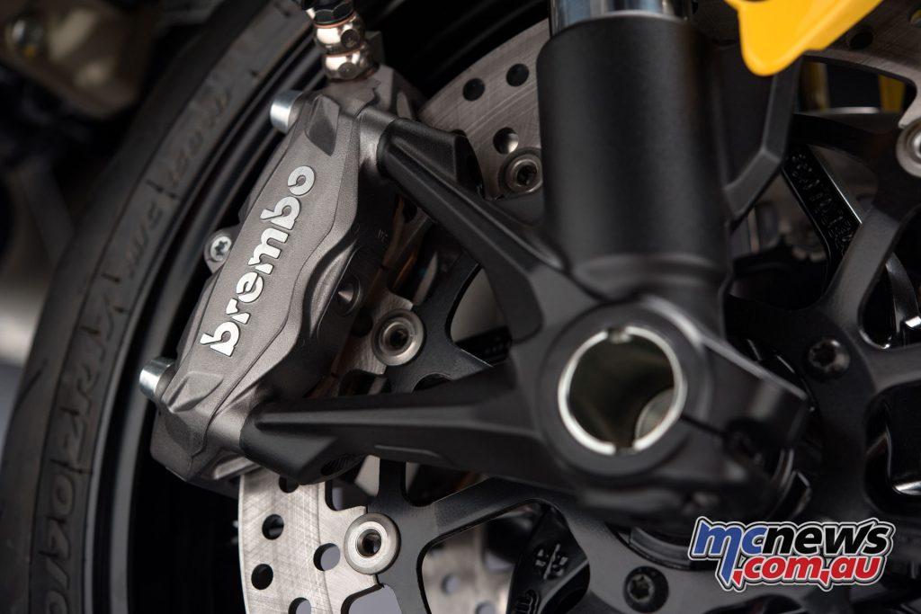 320mm discs and M4-32 monobloc radial callipers are backed by Bosch ABS