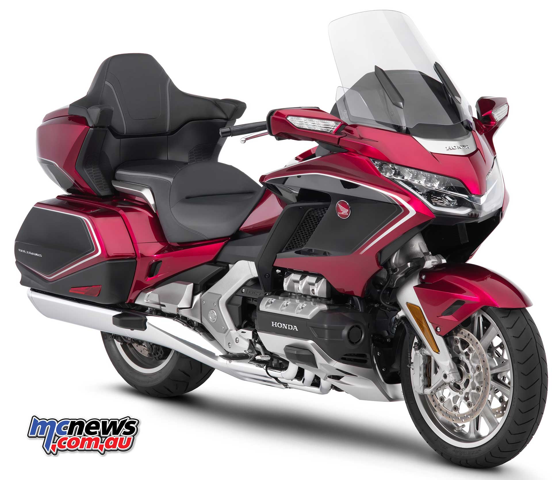The previous Gold Wing featured an expansive design and attitude. The new Gold Wing is a completely different proposition and replaces the relaxed lines of the outgoing model with a more honed, athletic ethos. Key words the Honda team used during development were ‘Refined Shape, Taut Styling’.