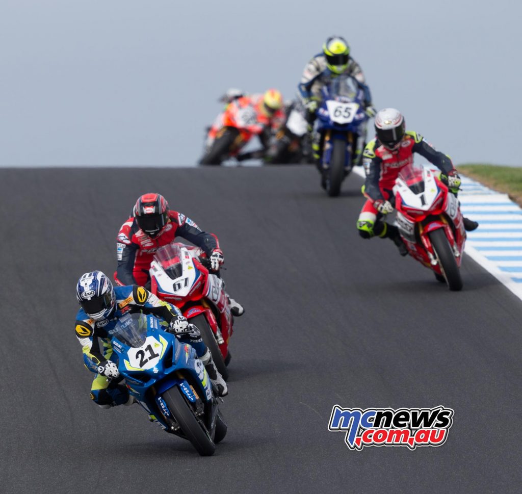 Australian Superbike competitors stream over Lukey Heights - Image by TBG